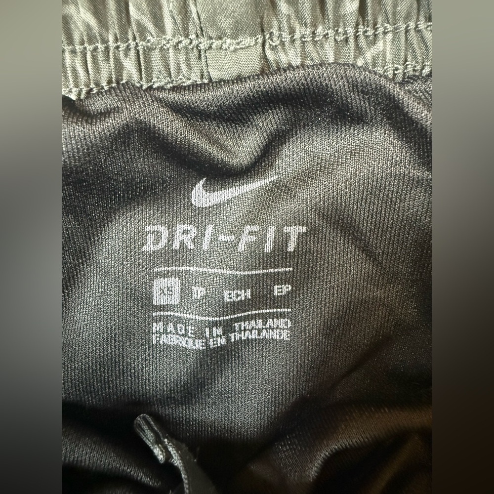 Nike drift embroidered papering athletic women’s XS shorts black orange (bin N) - Picture 6 of 8